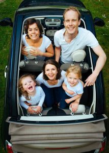 Ein Auto ist aus dem Alltag nicht wegzudenken. Bevor es gerahren werden darf, muss es versichert und angemeldet werden