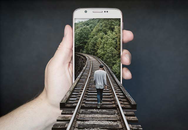 Mit dem Smartphone in virtuelle Welten abtauchen